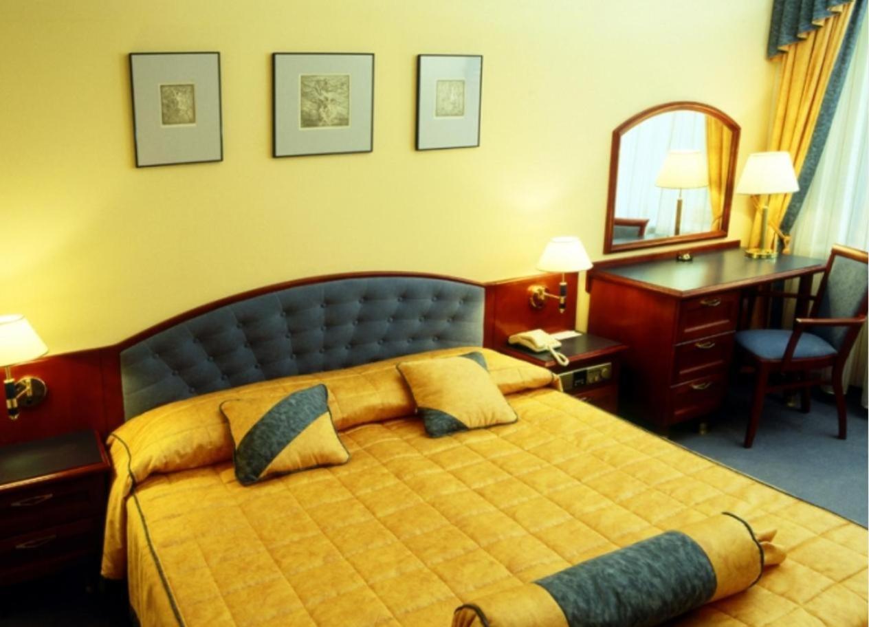 Hotel Kongresowy Kielce Esterno foto